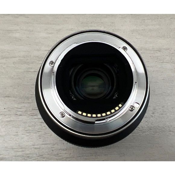 TAMRON 17-28mm F/2.8 camera lens (for SONY) - Picture 6 of 9
